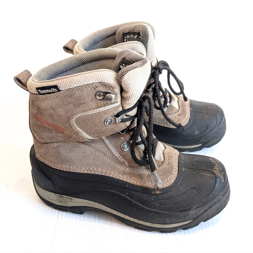 COLUMBIA Women's Tan Suede and Black Water Resistant Thermolite Boots Size 7.5